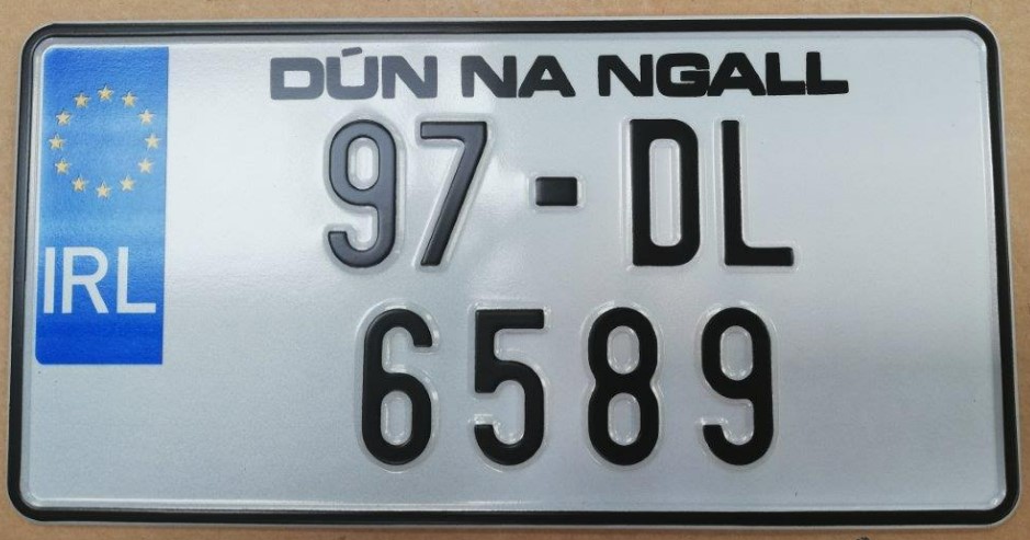 Japanese Import plate (305mm x 155mm) with Irish Fonts on white plate (Pair)